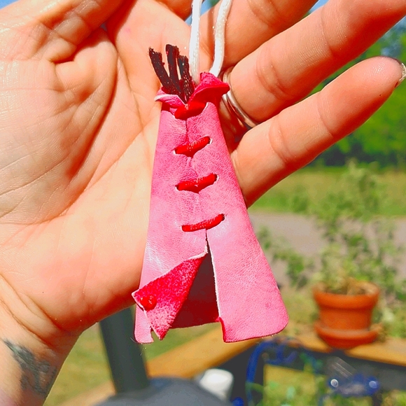 Leather Teepee Bag Charm/ Key Chain - Picture 5 of 5